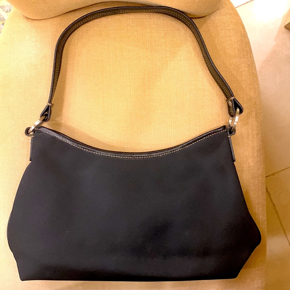 COLE HAHN BLACK SHOULDER BAG WITH LEATHER STRAP AND DETAILING, SILVER HARDWARE - Picture 4 of 13